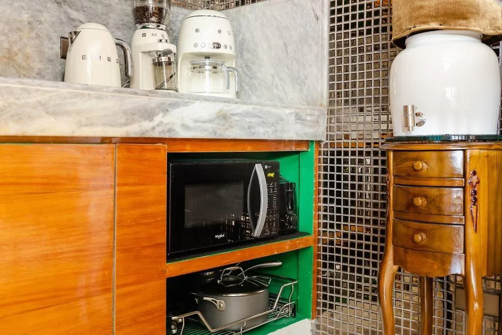 شقة مانيلا  في Poblacion, Makati Mid-Century Modern Zentopia Smeg