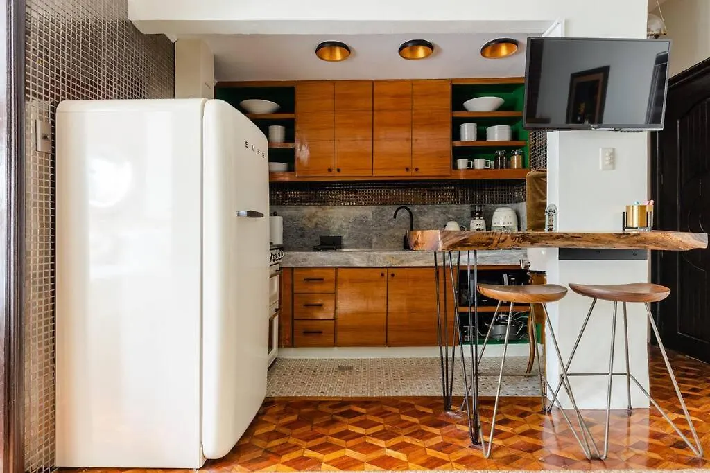 شقة مانيلا  في Poblacion, Makati Mid-Century Modern Zentopia Smeg